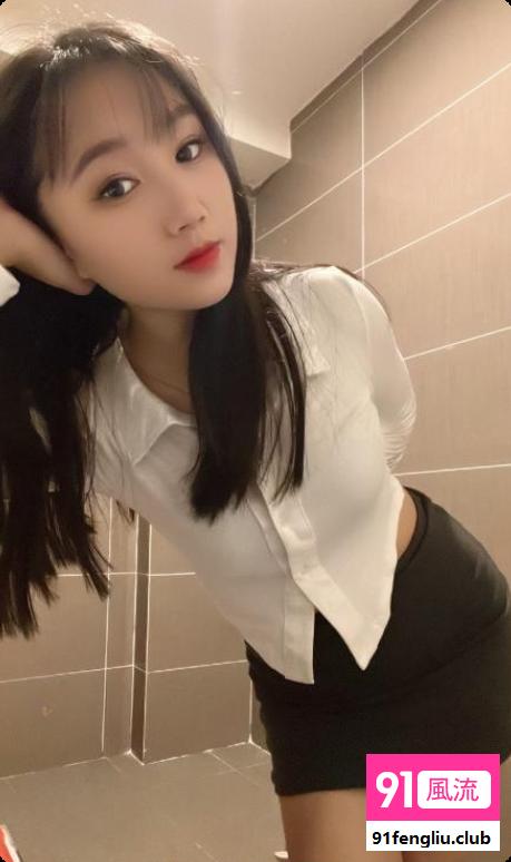 丰乳翘臀嫩妹子